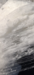 本厂出售再生棉（开花料），化纤棉，高强度拉力、抛度好、纤维长，月供200吨，针对针刺棉厂、土工布等