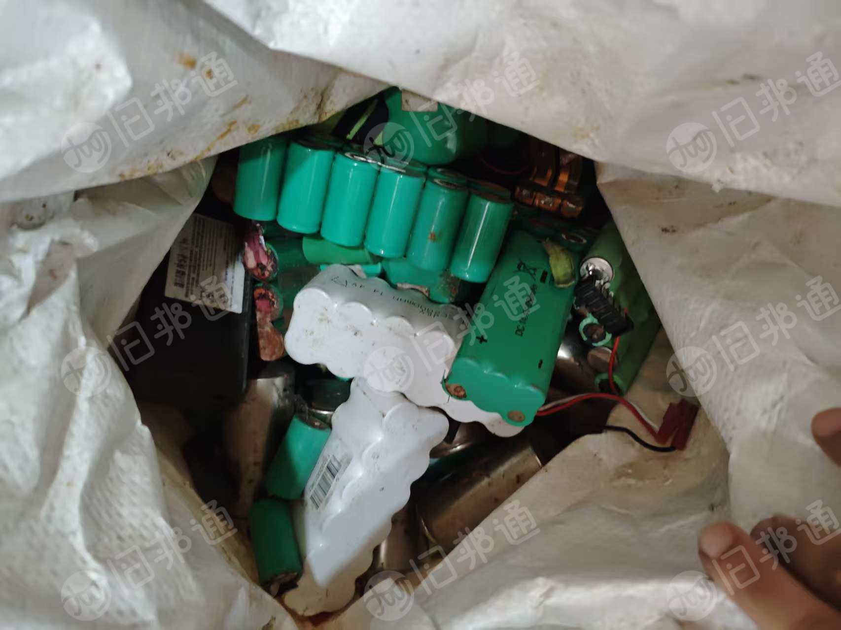 求购拆解的废电池，锂电池等