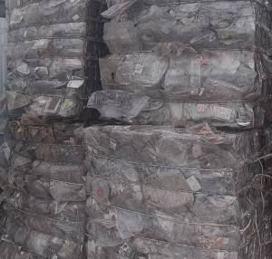 大量求购透明PET吸塑盒毛料，带油带纸标也能收