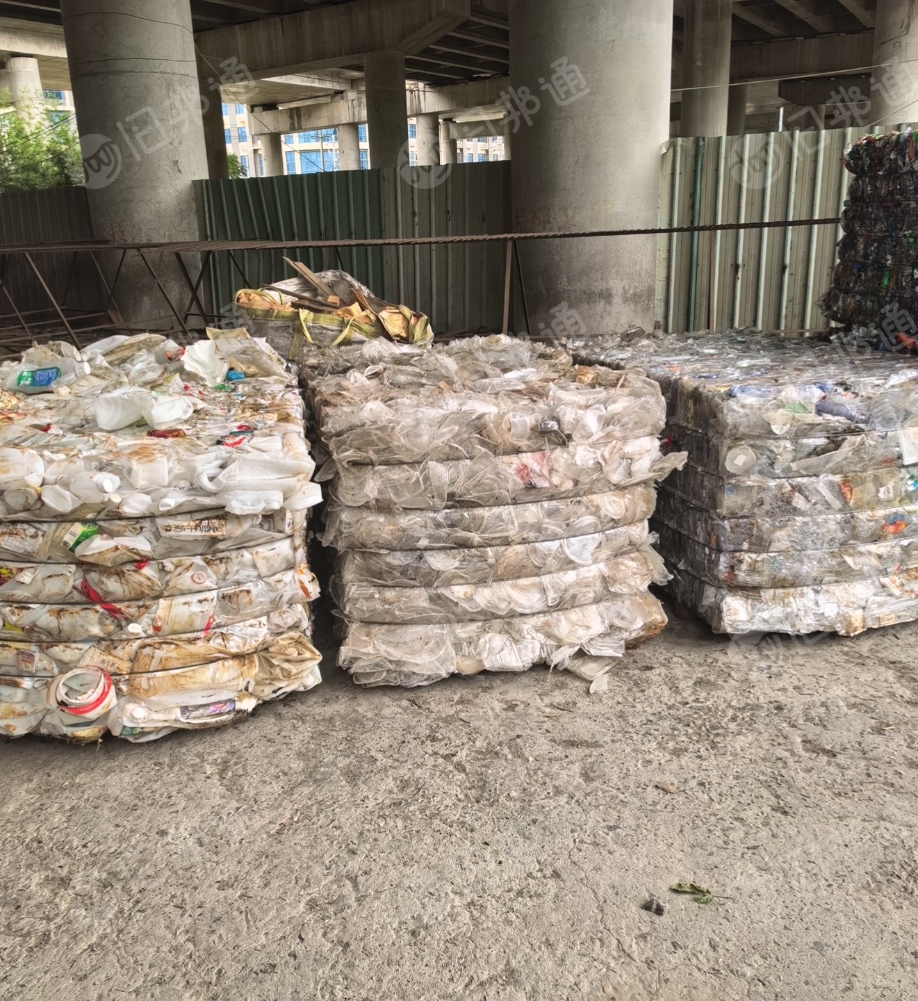 长期出售餐盒压块