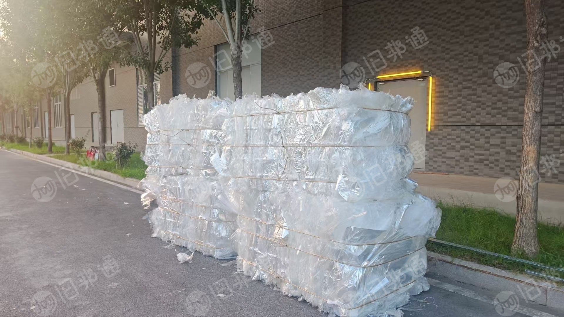 长期出售opp膜废料，现货60吨，月供3车左右