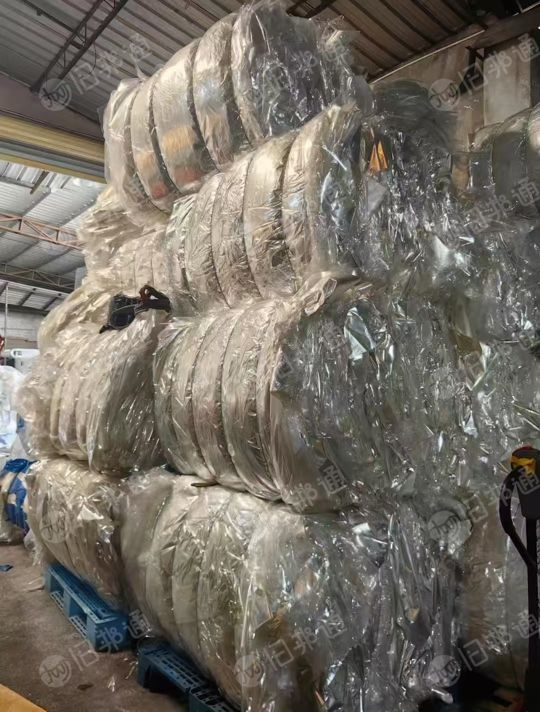 大量出售PET滑膜废料，有压包和吨包两种，直接下机料，现货200吨