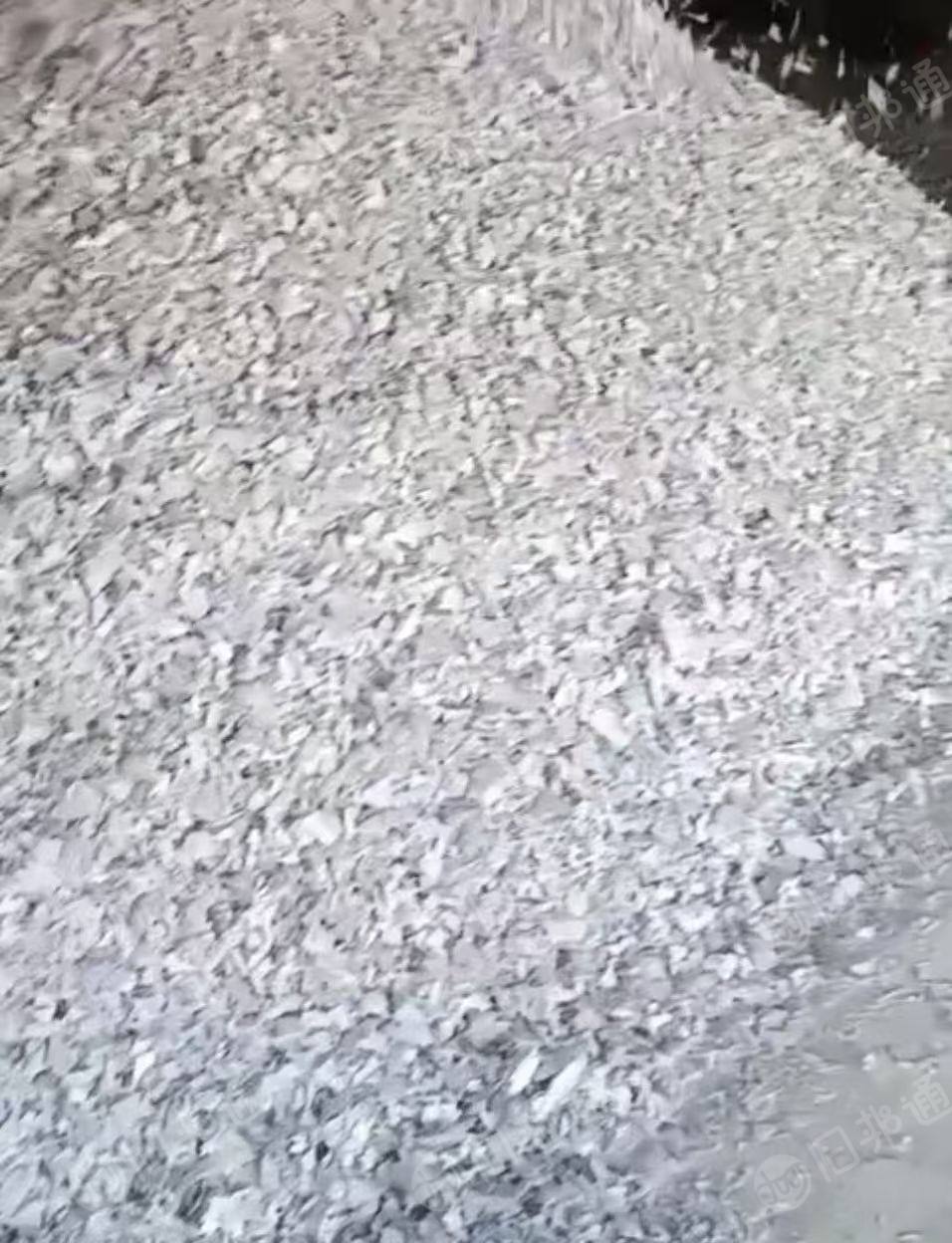 长期出售PVC软膜破碎料，有点胶水