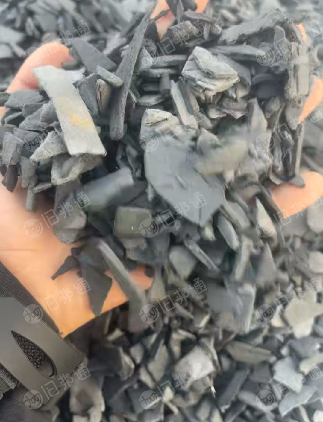 出售PP褪漆保险杠破碎料