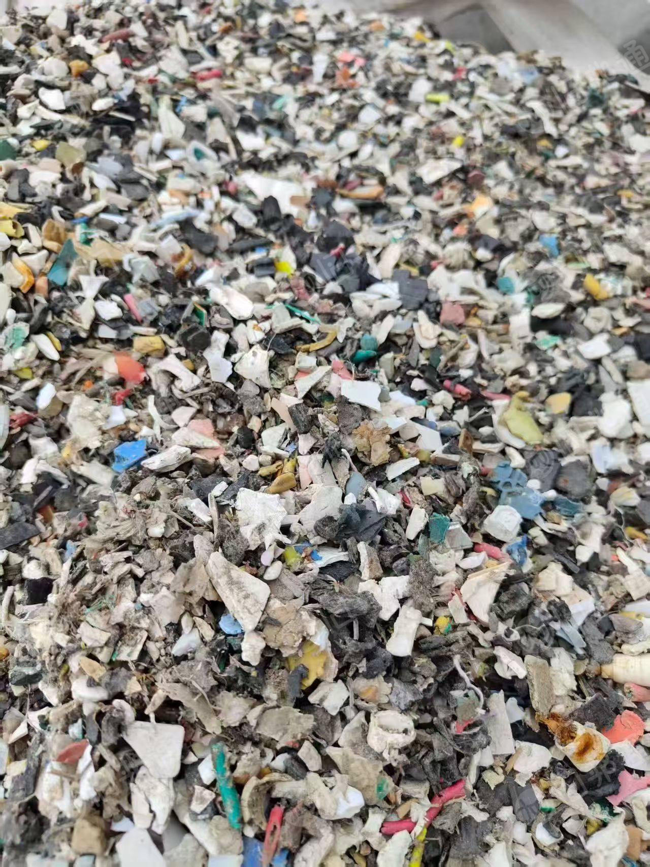 出售杂塑料，用于烧火，炼油