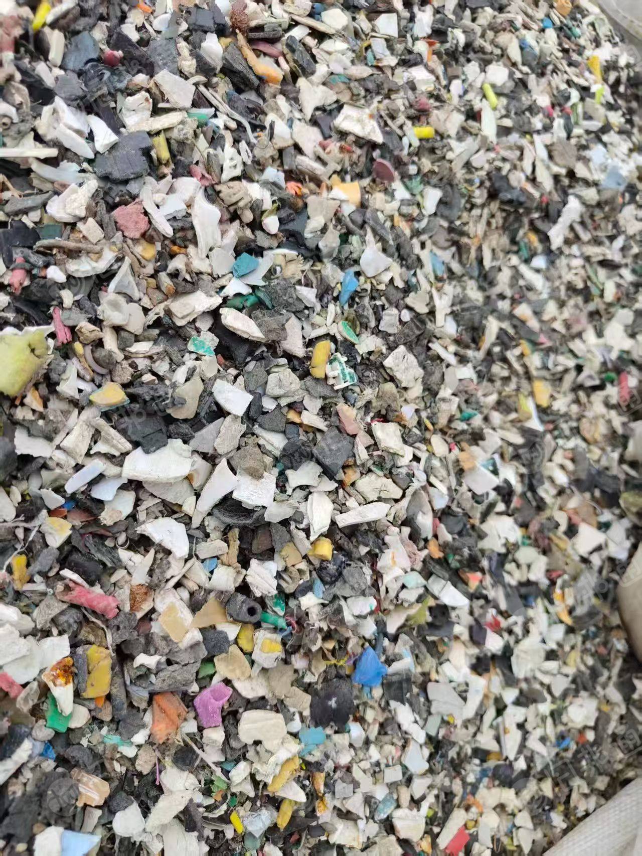 出售杂塑料，用于烧火，炼油