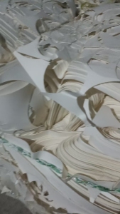 出售无膜无印刷白纸边料，带点胶水