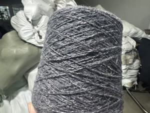 出售羊毛纱线，库存纱线，有纯羊毛的和含羊毛的，现货有几吨，货在河北保定