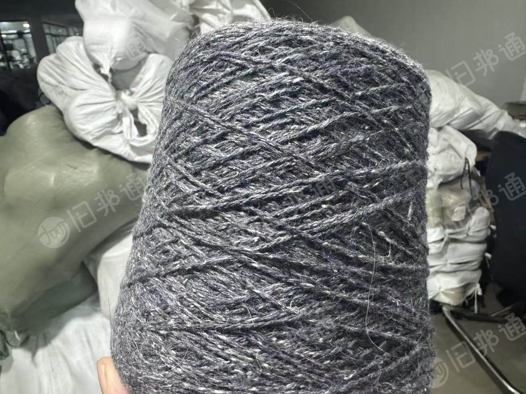 出售羊毛纱线,库存纱线,有纯羊毛的和含羊毛的,现货有几吨,货在河北保定