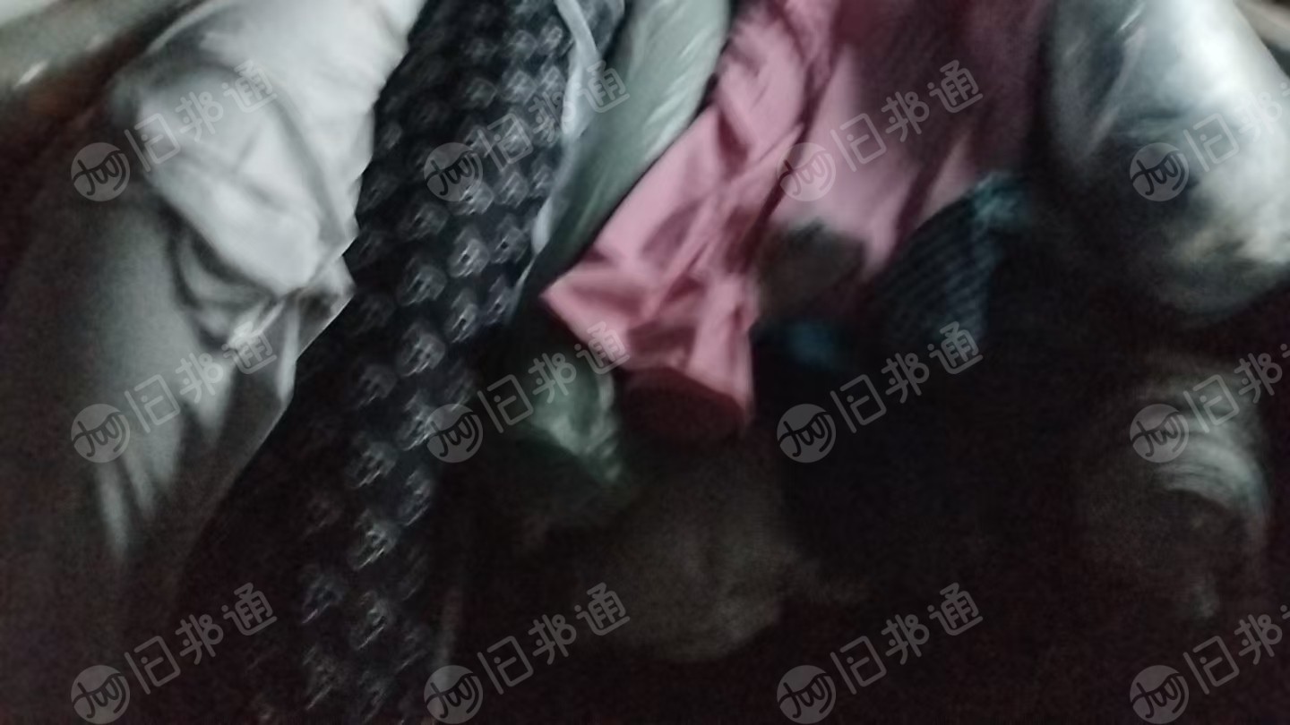 长期出售服装厂下来的库存服装布，库存布，处理布，主要只做T恤面料，针织梭织都有，现货有三四十吨