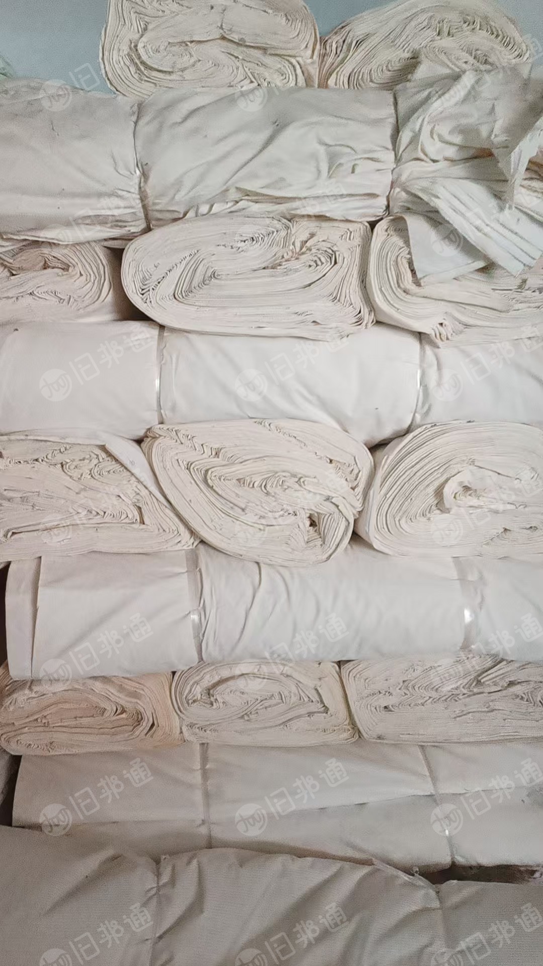 出售纯棉坯布，库存布，克重160左右，现货有十几吨，货在浙江绍兴