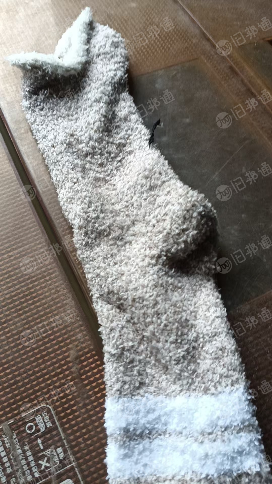 长期出售袜子下脚料，袜子边角料，涤纶料，针织料，月供几十吨，货在浙江绍兴