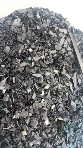 长期出售黑色尼龙扎带破碎料，单六双六都有，货在山东菏泽