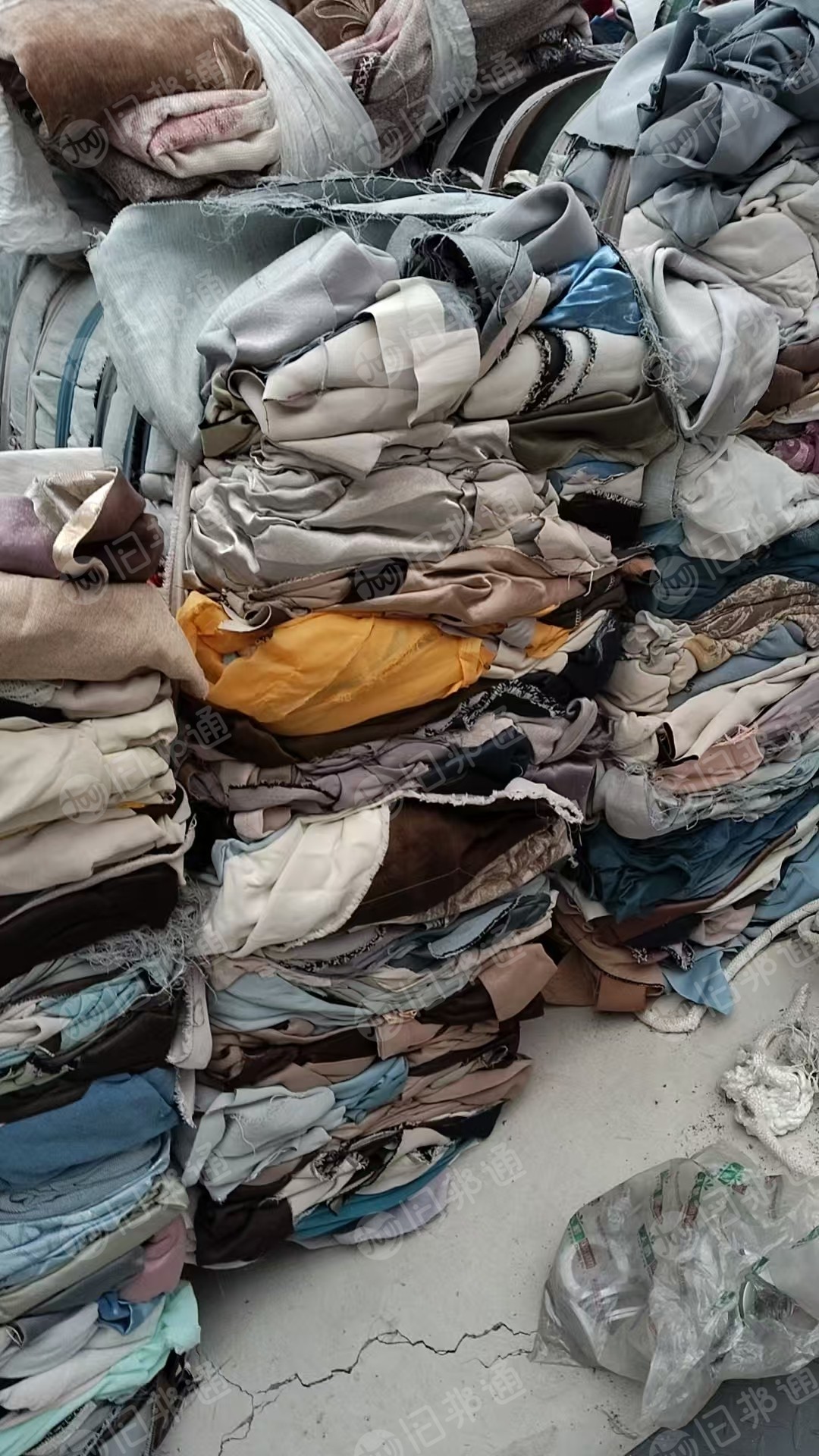 长期出售涤纶废布，窗帘废布，造粒布，货在河南平顶山