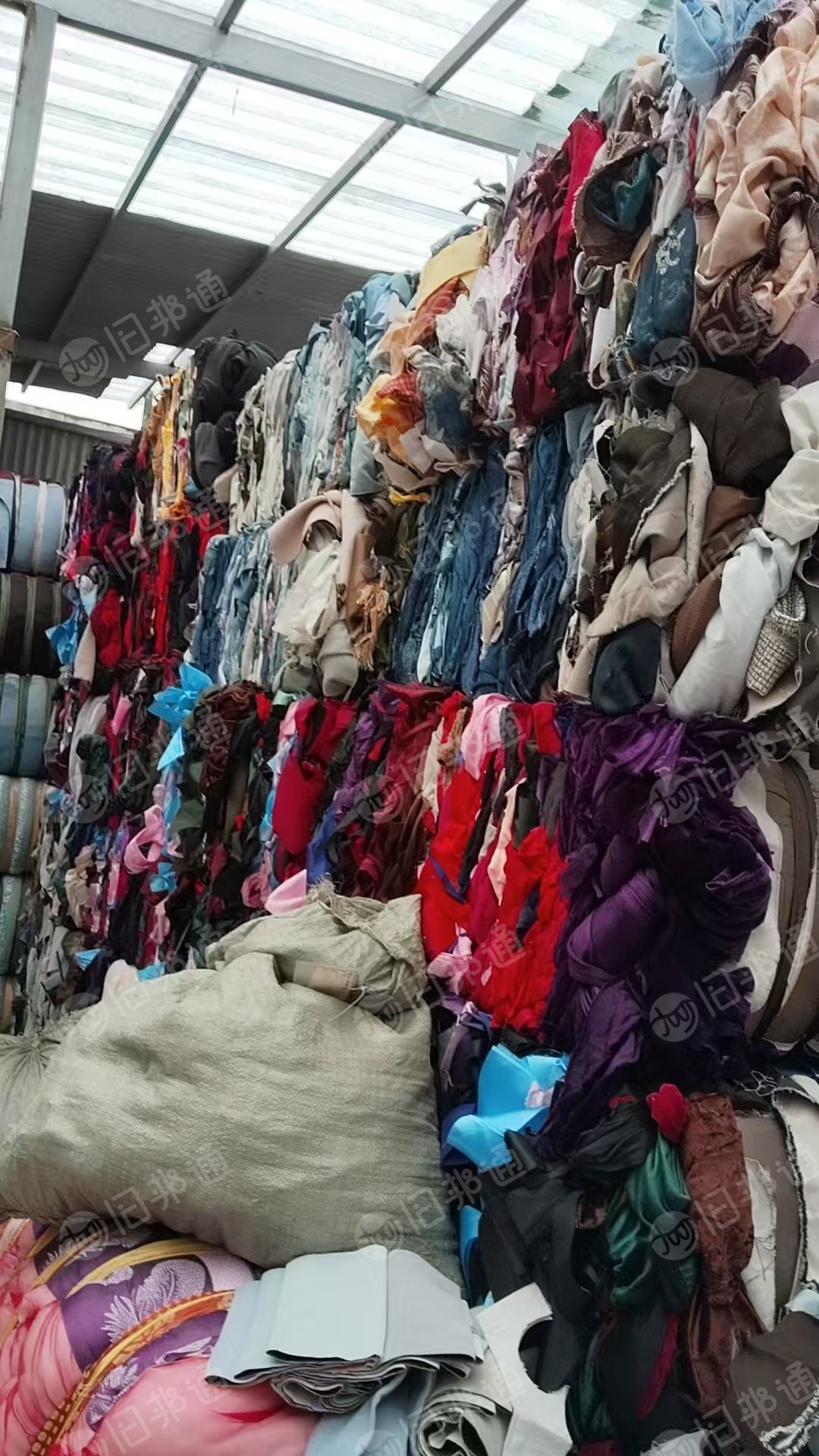 长期出售涤纶废布，窗帘废布，造粒布，货在河南平顶山