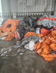 长期出售tpu篷布废料，广告布废料，月供几百吨