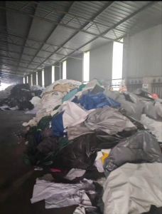 出售tpu复pvc篷布废料，广告布废料，月供10多吨