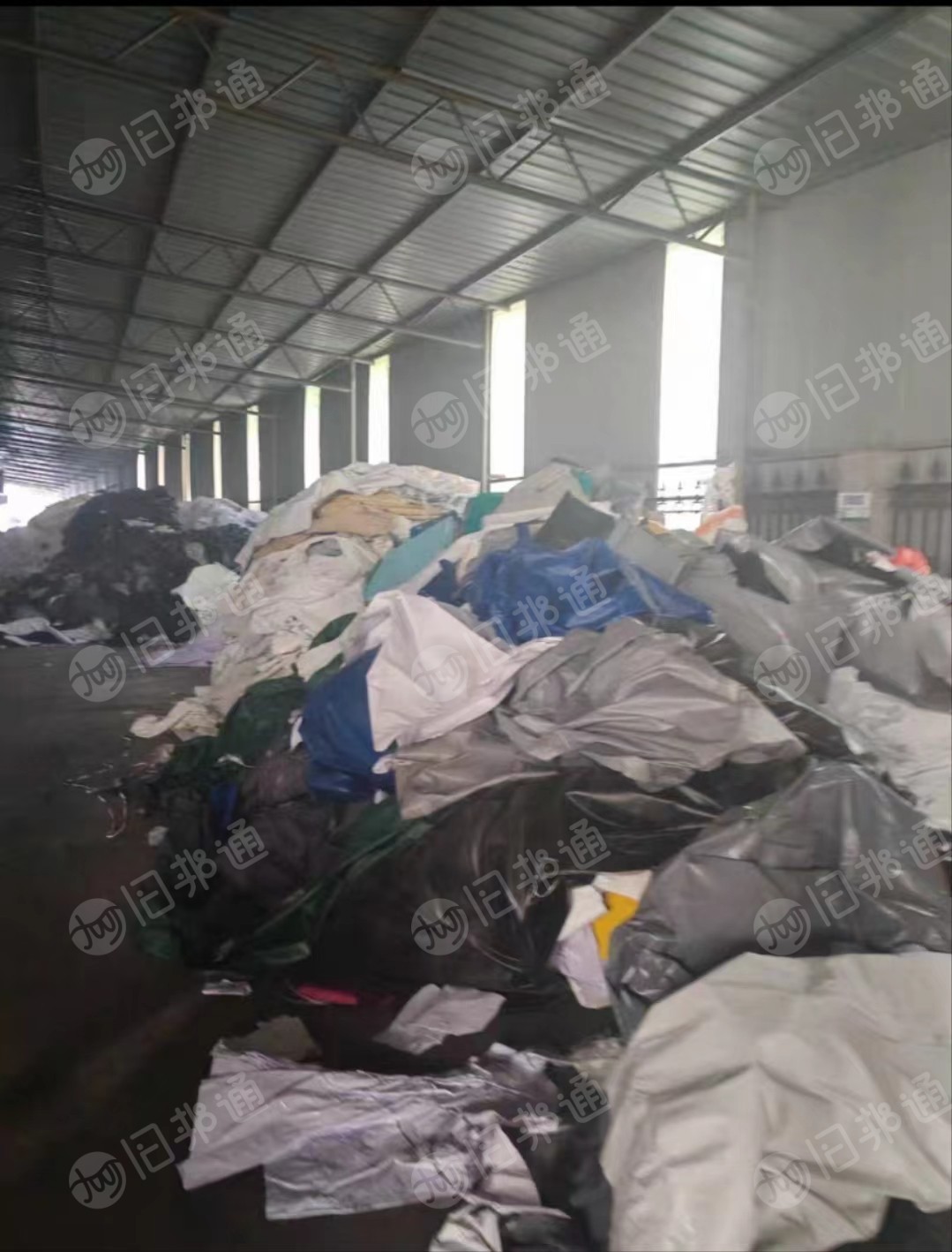 出售tpu复pvc篷布废料，广告布废料，月供10多吨