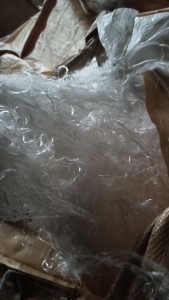 出售防弹衣厂下来的高分子聚乙烯纤维废丝，PE废丝，拉力30以上，现货有20吨，货在河北石家庄