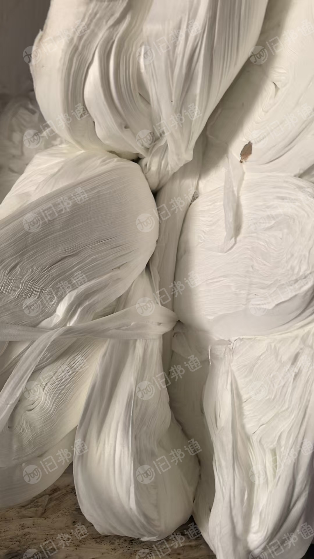 长期大量回收粘胶无纺布涤黏无纺布涤纶无纺布边角料，水刺无纺布边角料，开花用。