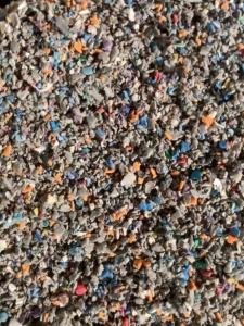 长期出售pvc线皮破碎料，纯网线的，清洗甩干，可直接上机，现货20吨