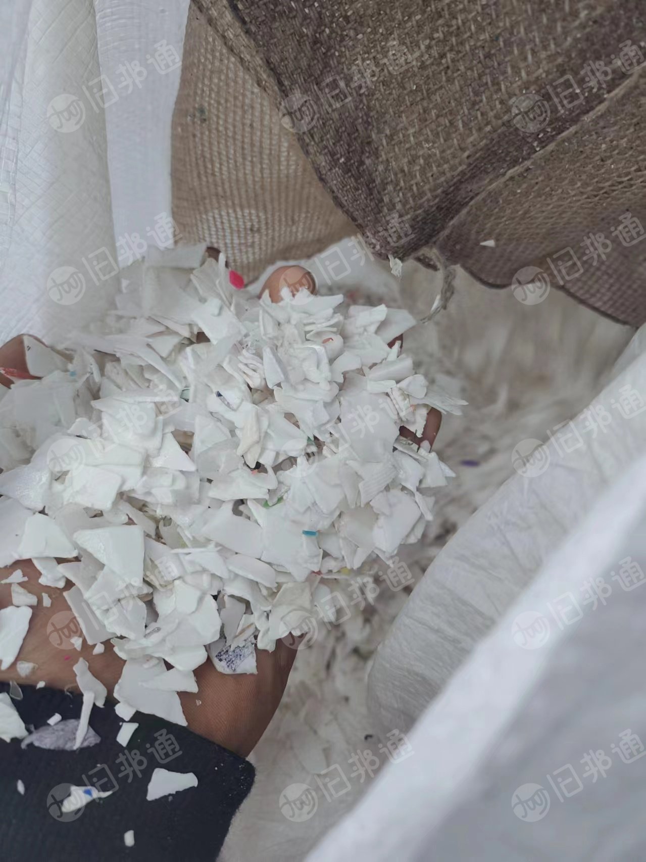 出售精品花乙破碎料，大小白破碎料，全漂过风选，月供300多吨