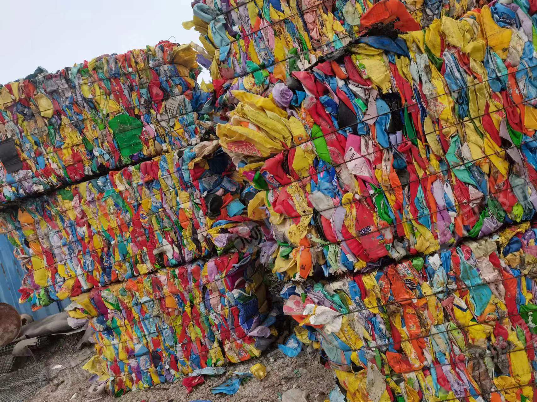 求购纯壶压块，大小白压块，精品料，要求不含含丙料