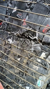 出售黑丙压块，有全漂的，也有沉底的，现货15吨