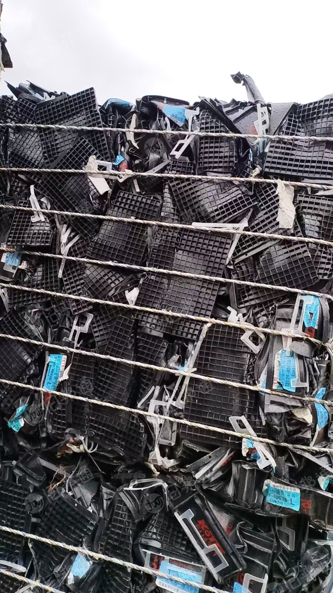 出售黑丙压块，有全漂的，也有沉底的，现货15吨