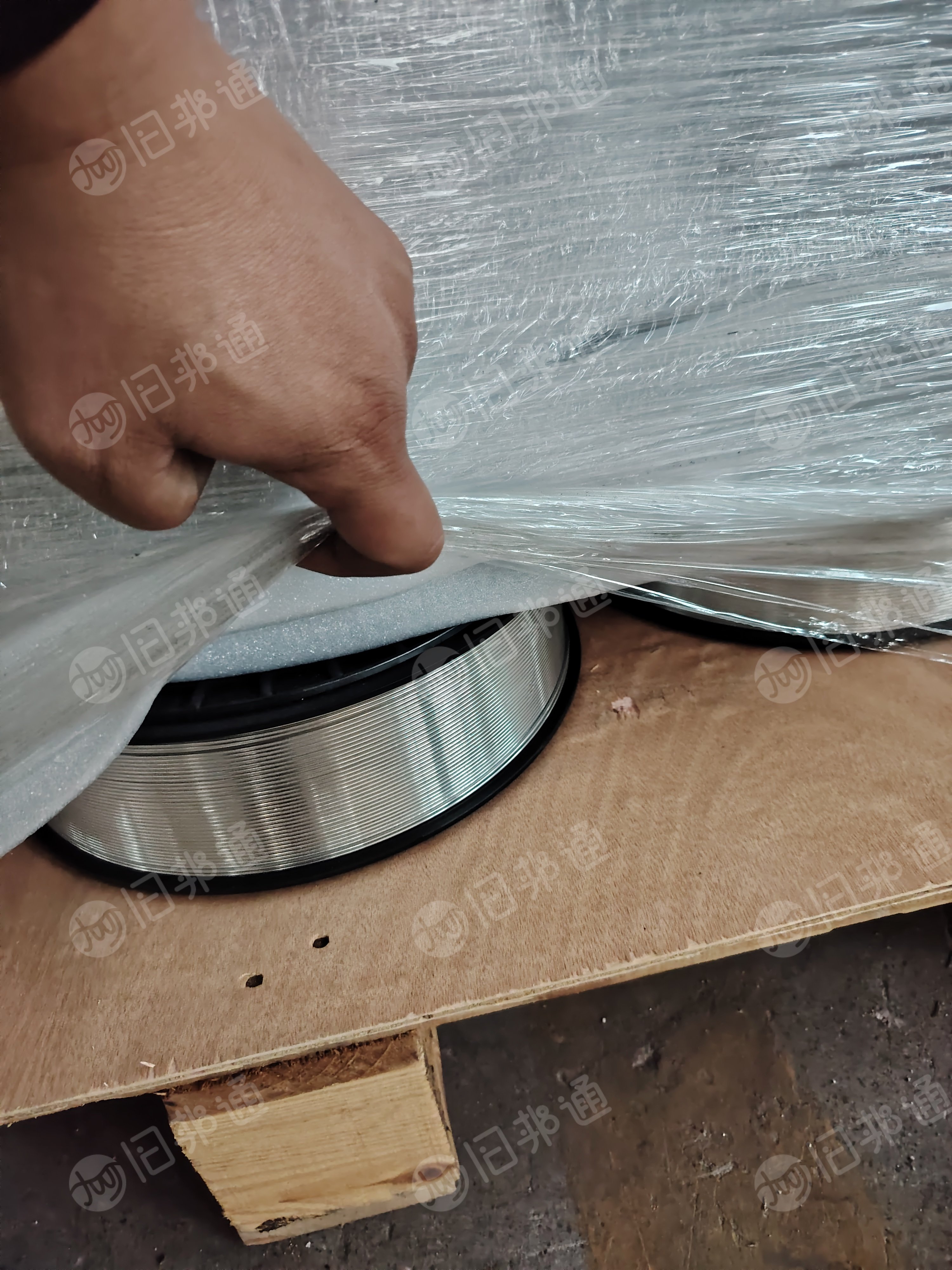 出售铝丝废料，现货1吨多（纯铝丝的重量）