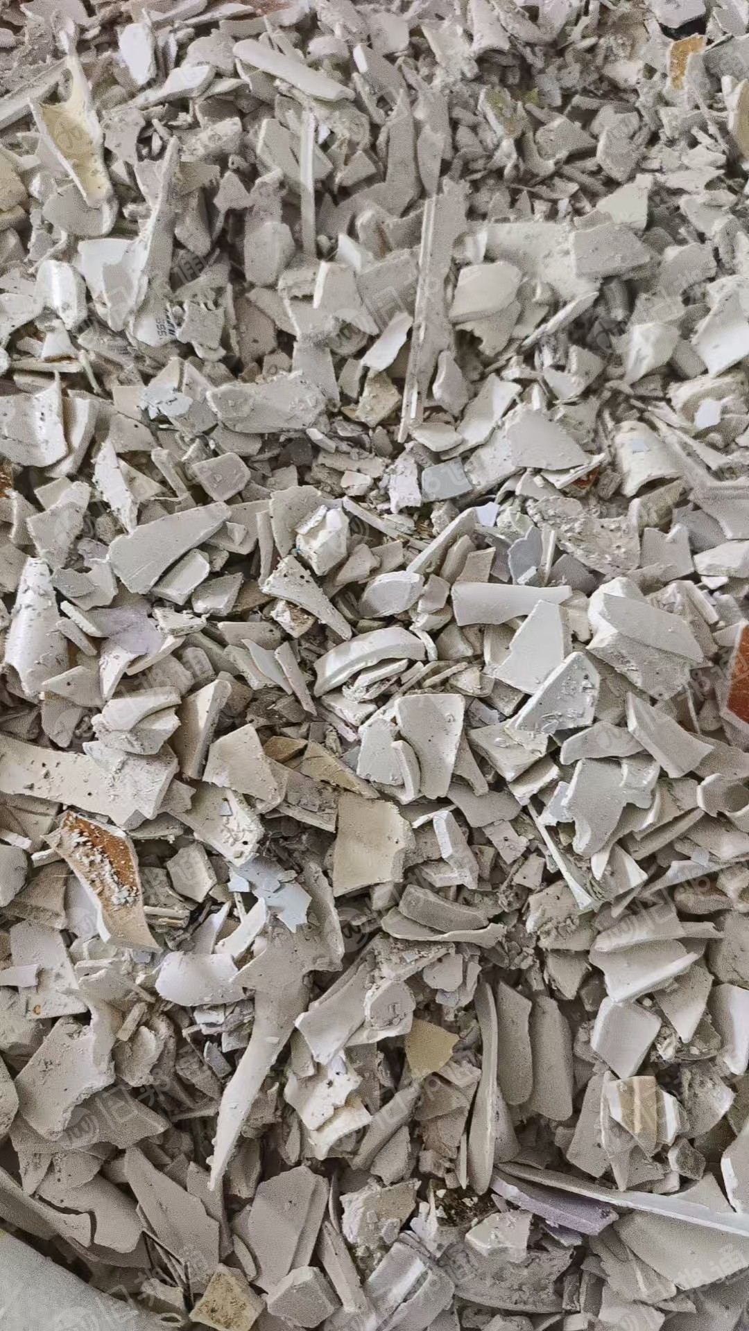 出售PVC管道破碎料，PVC扣板破碎料