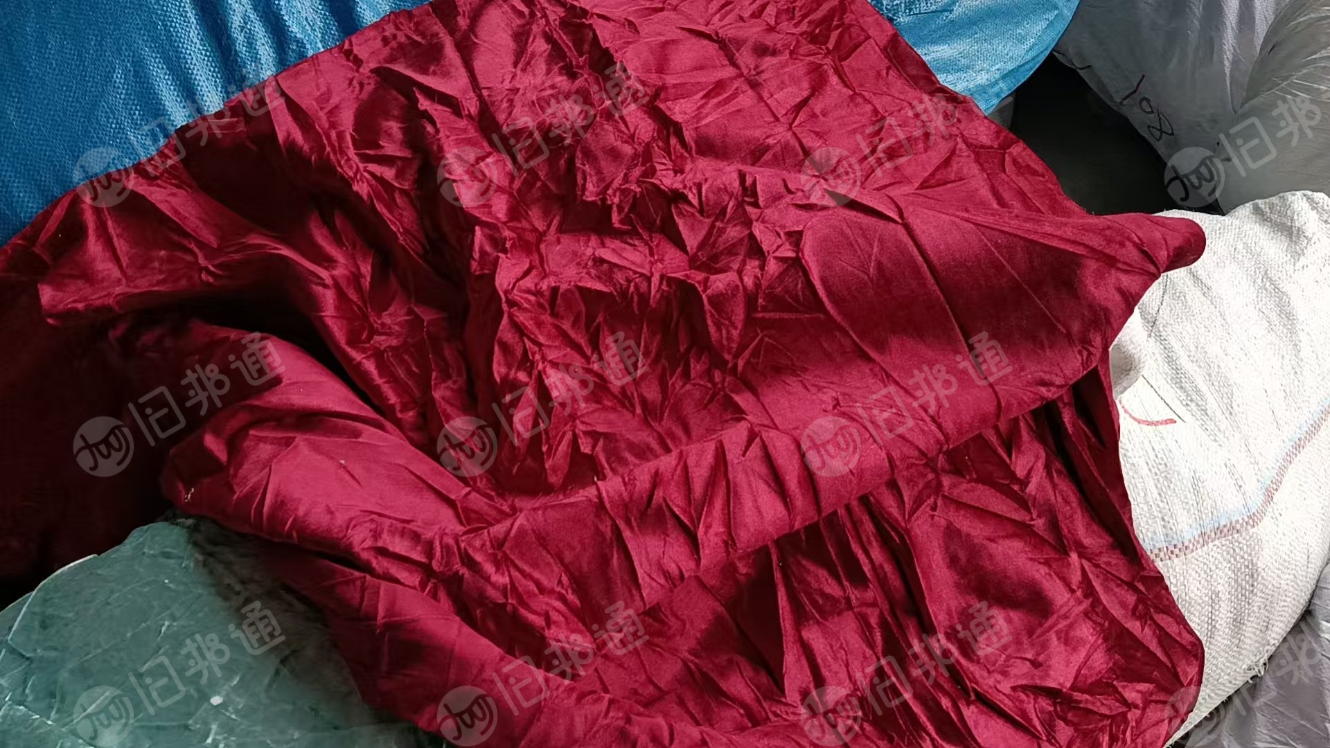 出售氨纶废布，氨纶造粒布，氨纶废布统货，现货有50吨左右，货在浙江杭州