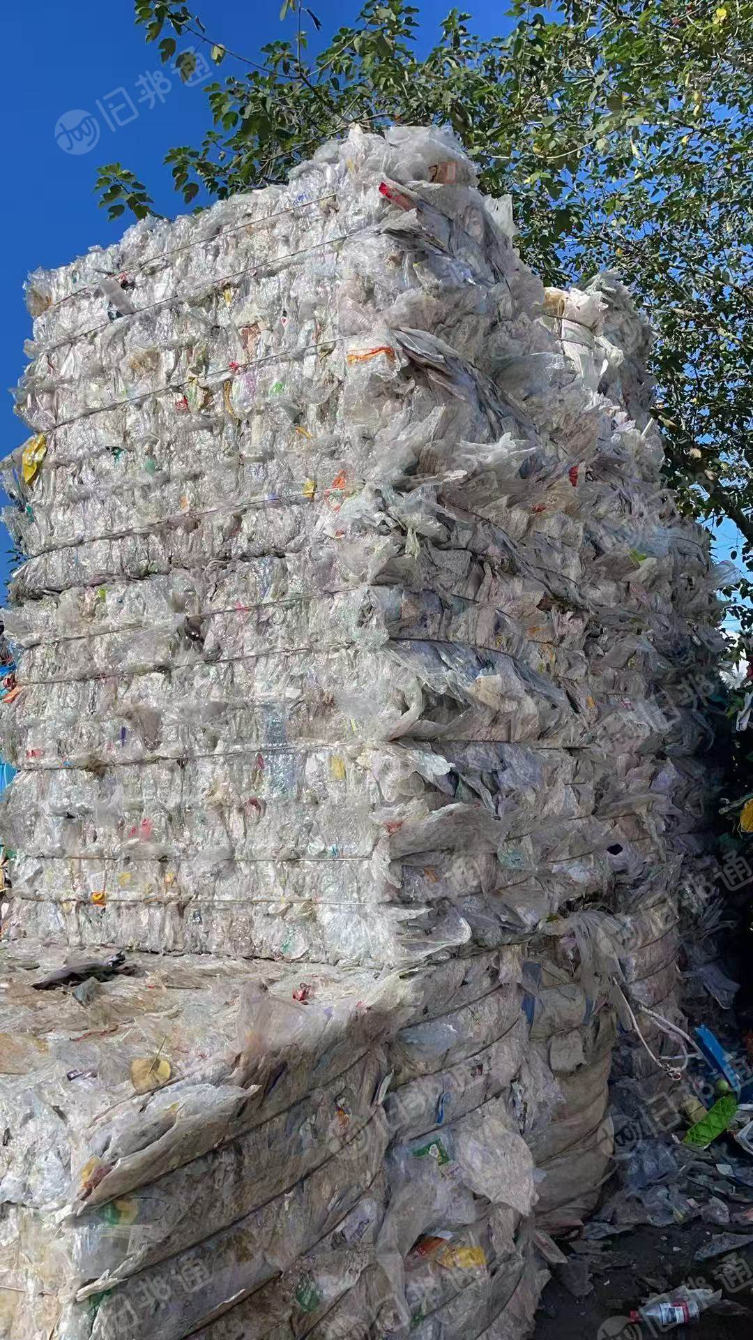 出售PET吸塑盒压块，里面掺杂少量PVC，占比没算过，现货20多吨