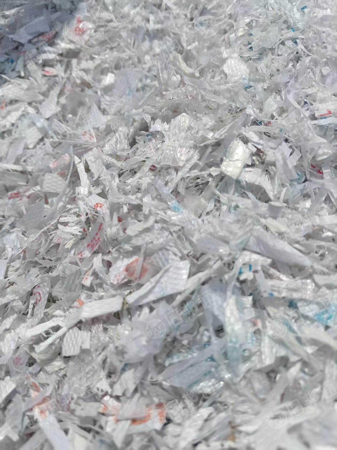 出售PP打包带破碎料，漂沉混打的，还有透明和乳白的，现货2挂车