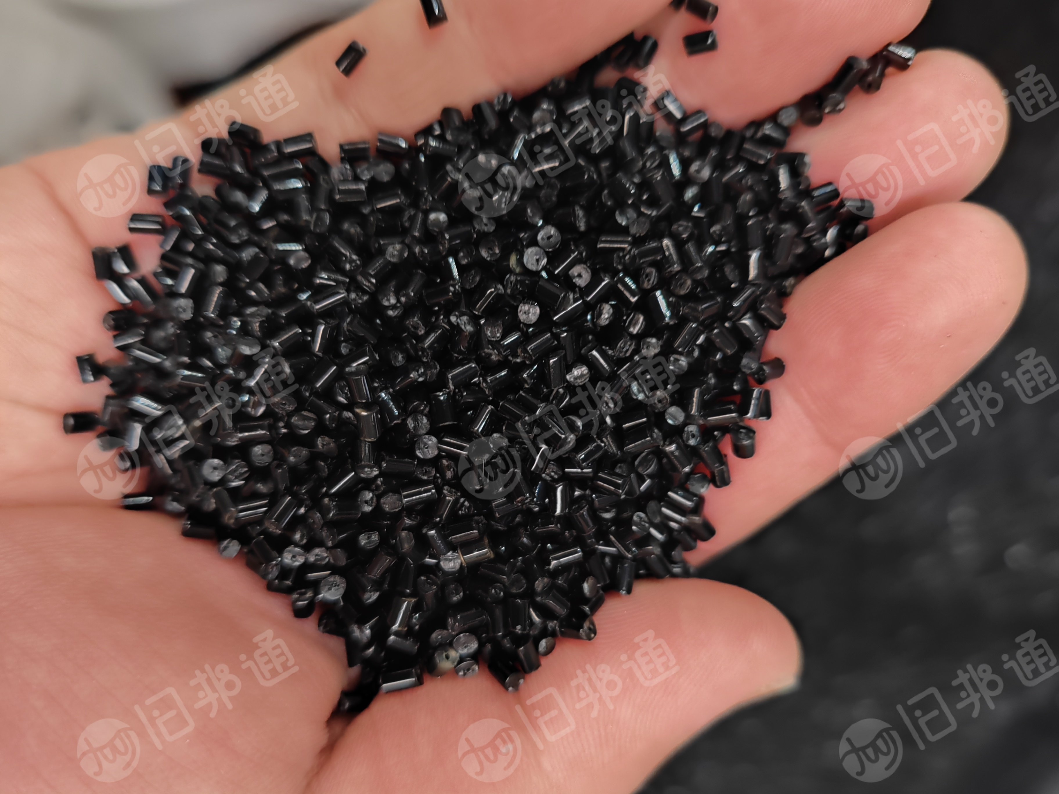 出售 PA12 再生颗粒