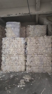 长期出售白纸边统货，白卡、铜版、双胶三种纸混打