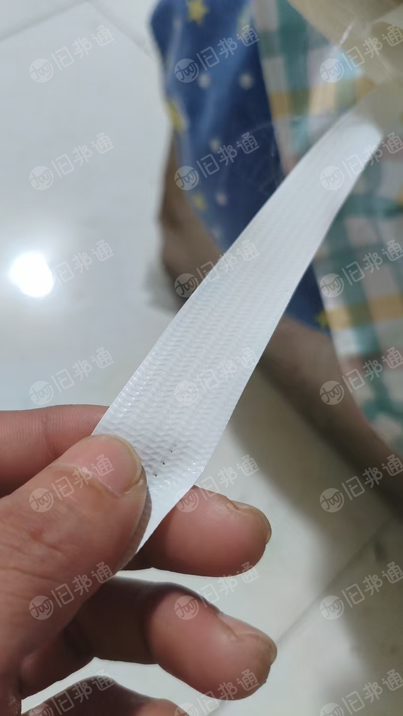 出售软质PVC边角料，进口广告布，一个月有三挂