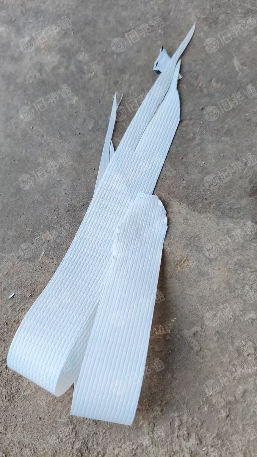 出售软质PVC边角料，进口广告布，一个月有三挂