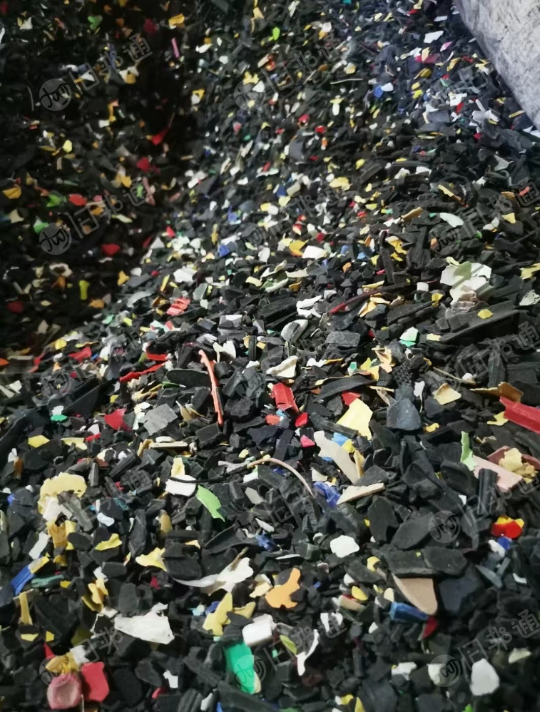 出售黑丙破碎料，干粉，现货十来吨