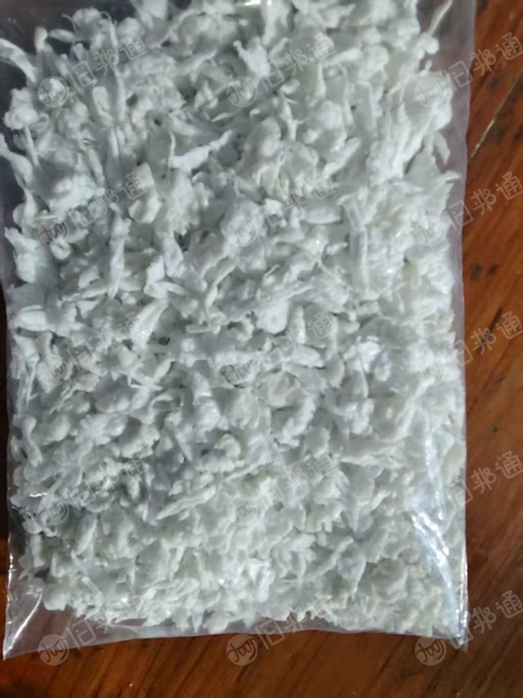 本厂长期求购涤纶废丝，涤纶干丝，涤纶水丝，要求纯涤纶，月需500吨