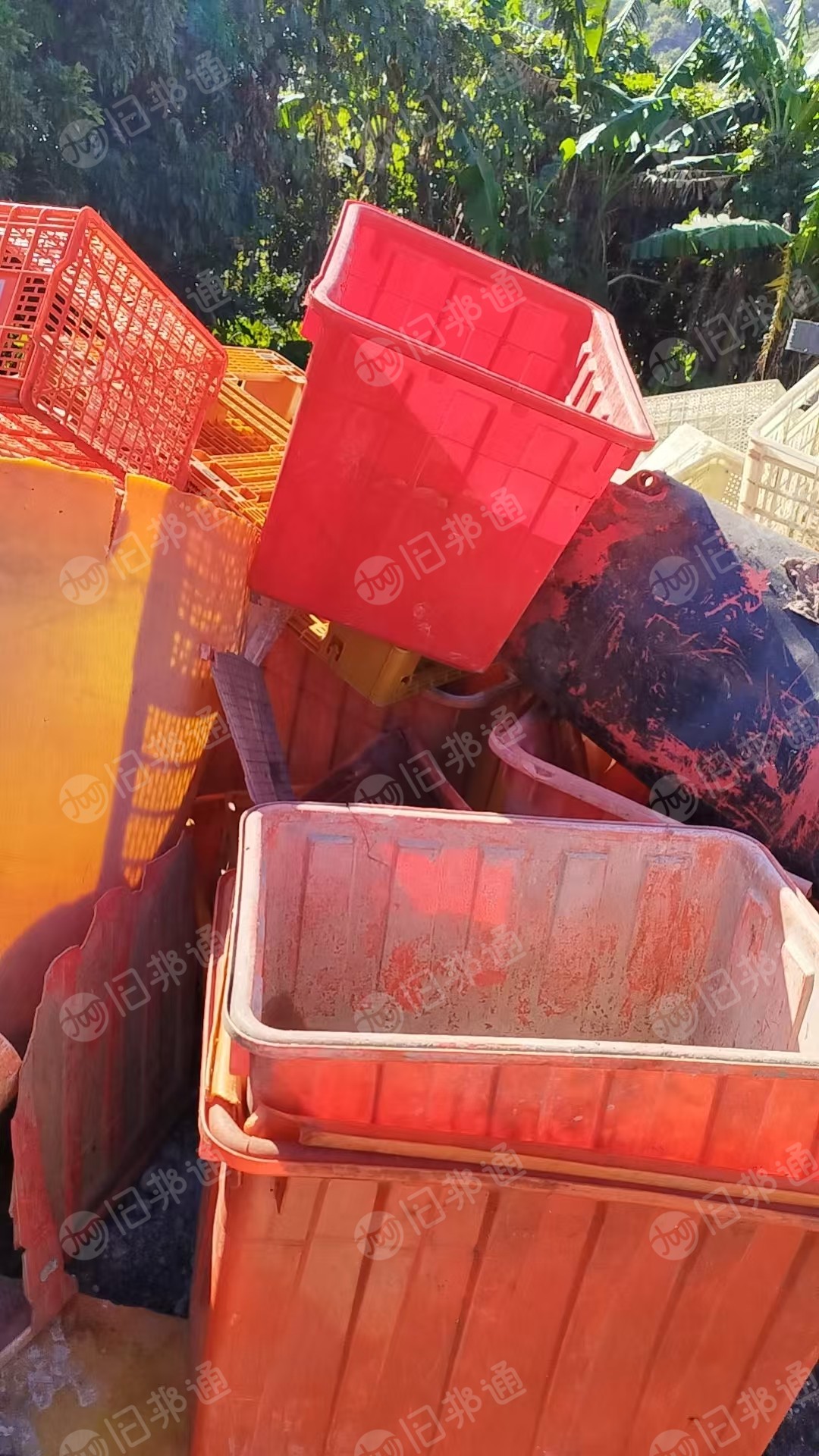 出售各种PE框料，低压框料，垃圾桶毛料