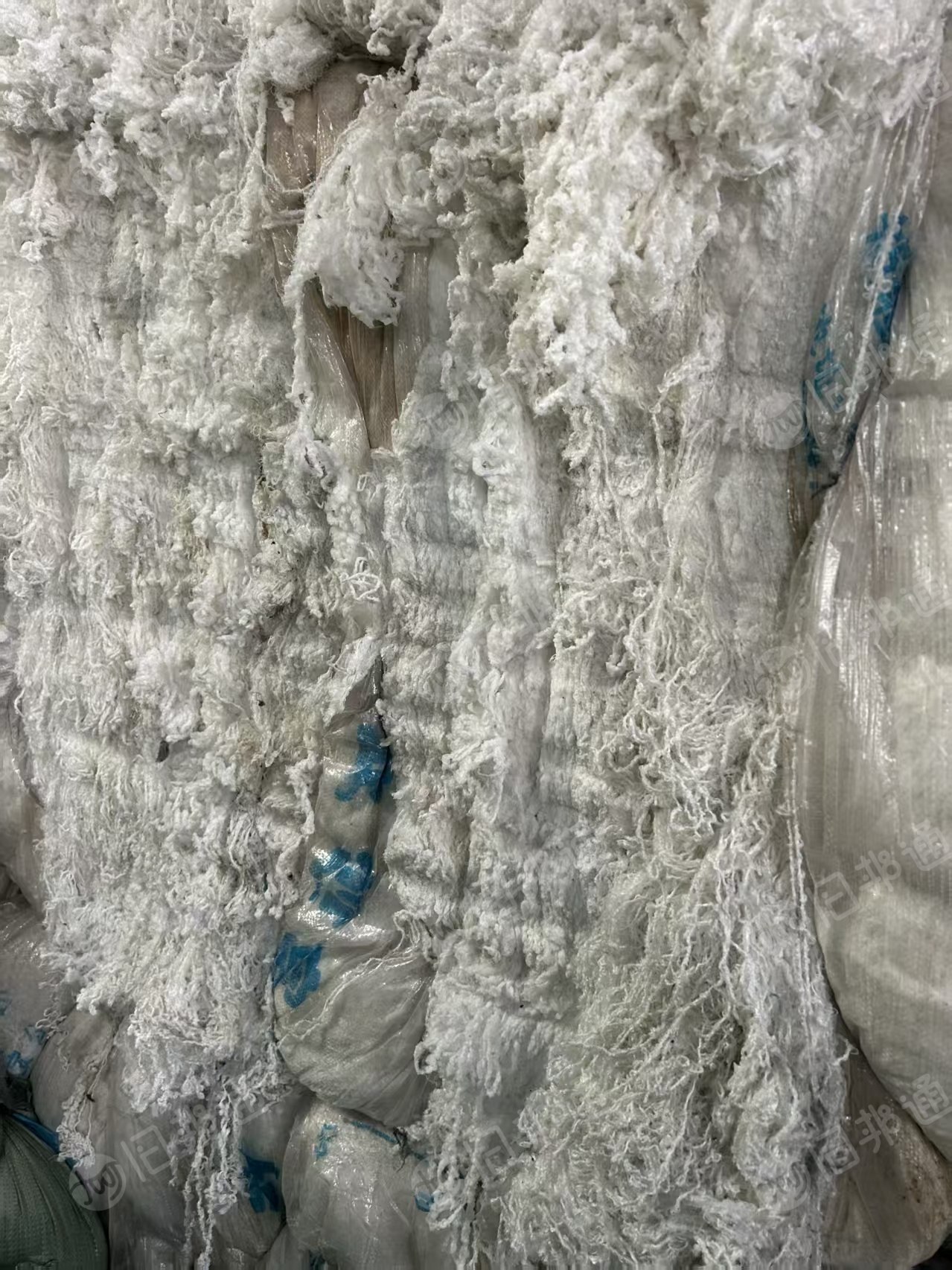 长期出售涤纶水丝，织布厂下来的，含水15个左右，偶尔会有一点锦纶的废丝，现货50多吨