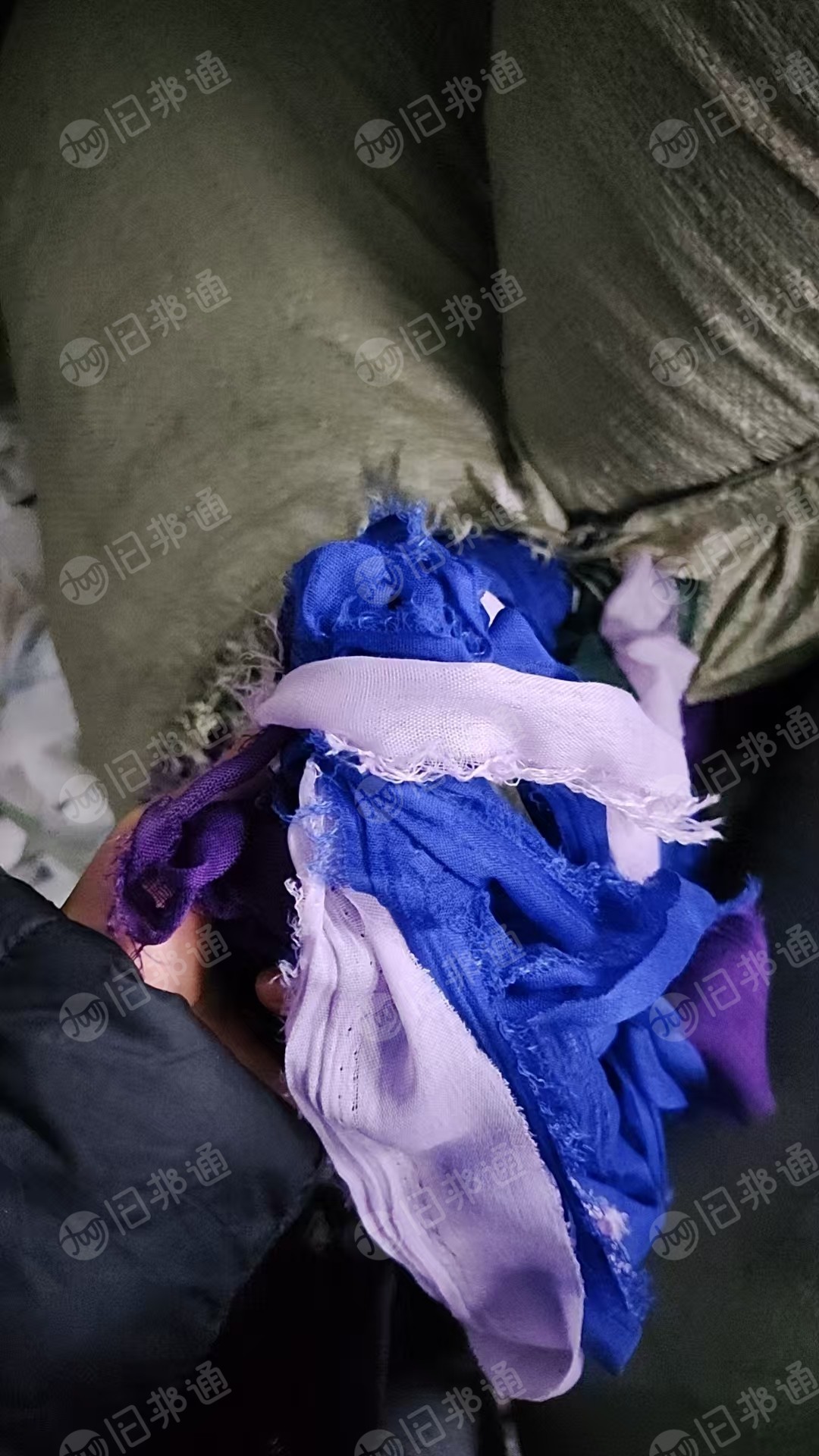 长期出售做丝巾下来的涤纶边角料，涤纶废布，纯涤纶不带浆，现货十几吨