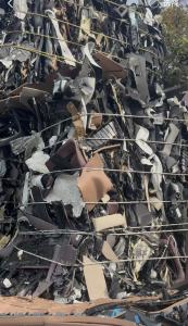 常年大量求购汽车内饰外饰，保险杠油箱打包毛料，需求量几百吨