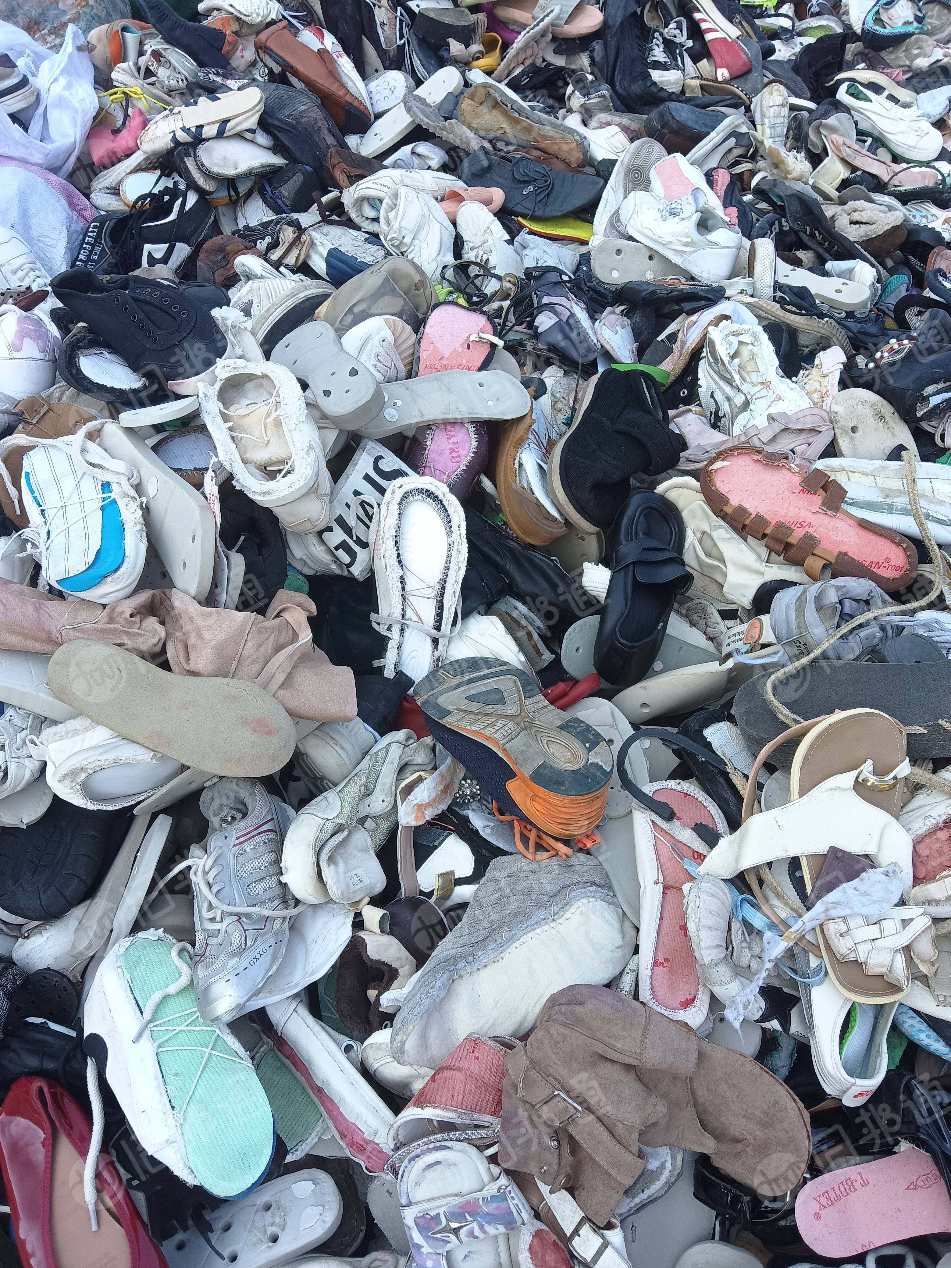 长期出售鞋帮废料，扒鞋底下来的，月供50吨左右