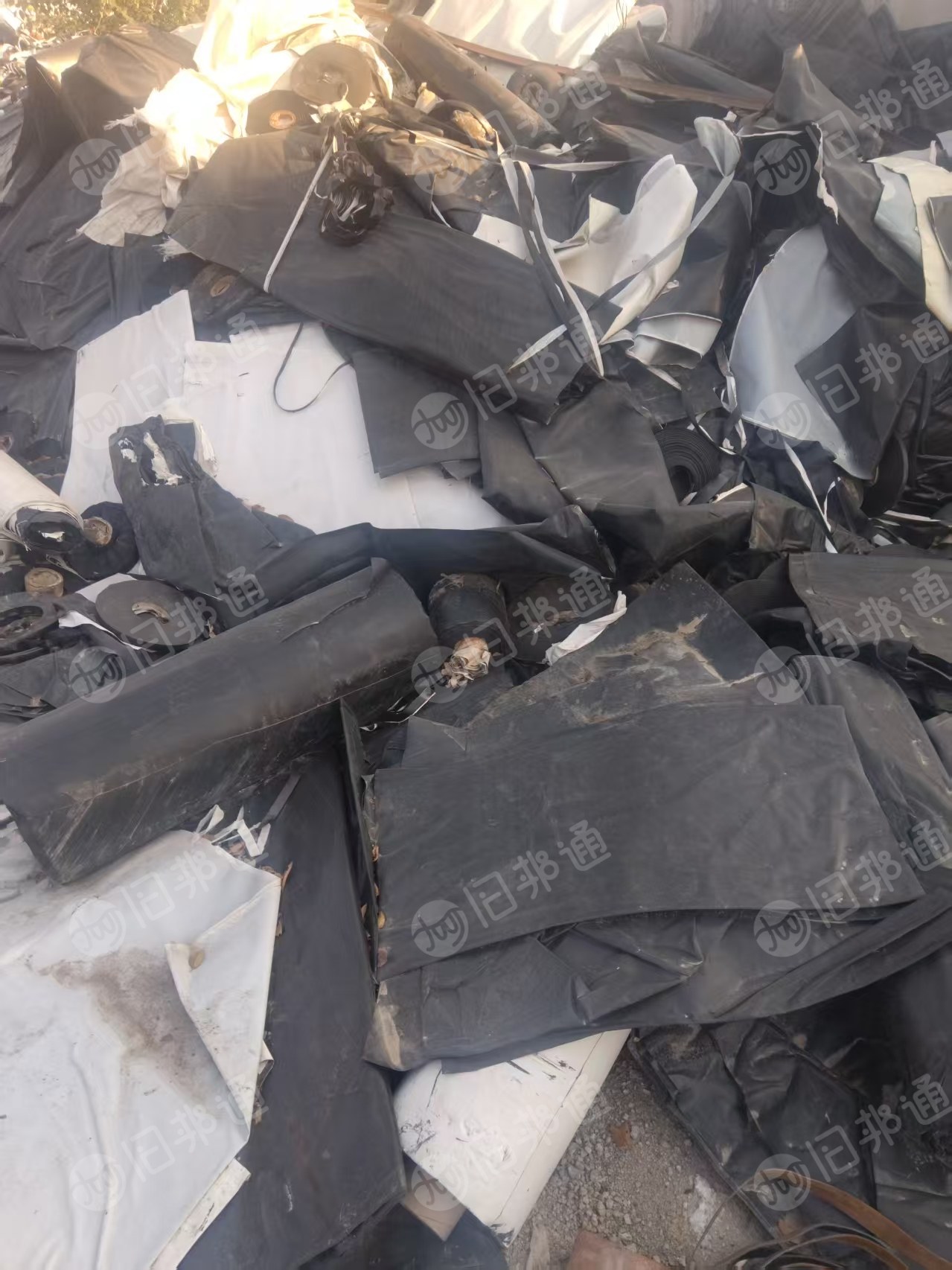 黑色高低压混合颗粒料质偏软，用途广，高压新料含胶。