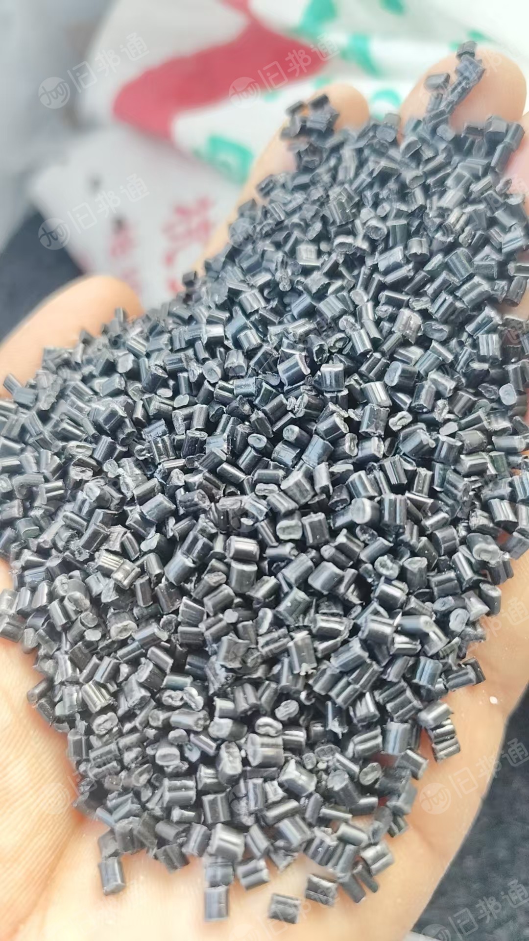 处理黑色无纺布颗粒，过四层80目，含90%漂，现货有10吨，货在浙江金华