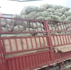 出售旧衣服黑料，下脚料，燃烧料，月供2车6米8，厂在安徽芜湖