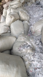 出售电池破碎厂下来的PET碎膜，一个月200吨