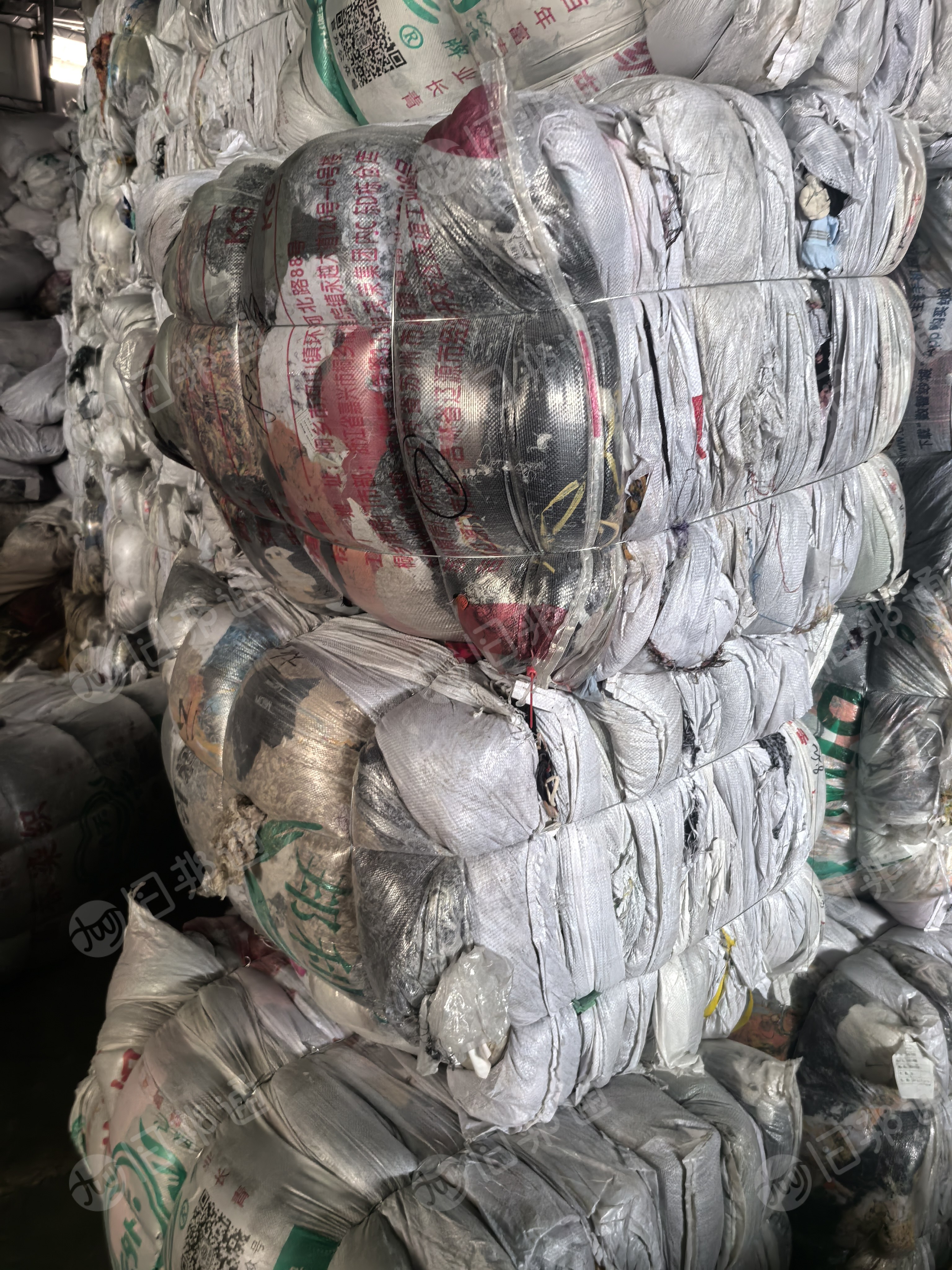 长期大量出售袜子下脚料，统货出，泡泡丝，袜圈，袜片，棉和涤纶的